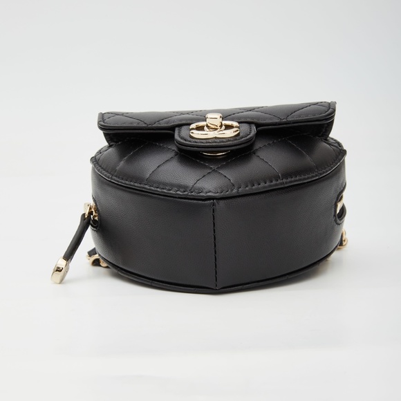 CHANEL BLACK LAMBSKIN HEART MINI CLUTCH BAG WITH CHAIN (2022) - Picture 4 of 8